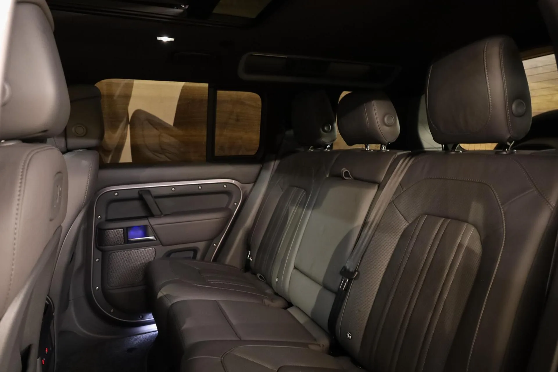 2020 Land Rover Defender 110 P400 HSE, 9/30