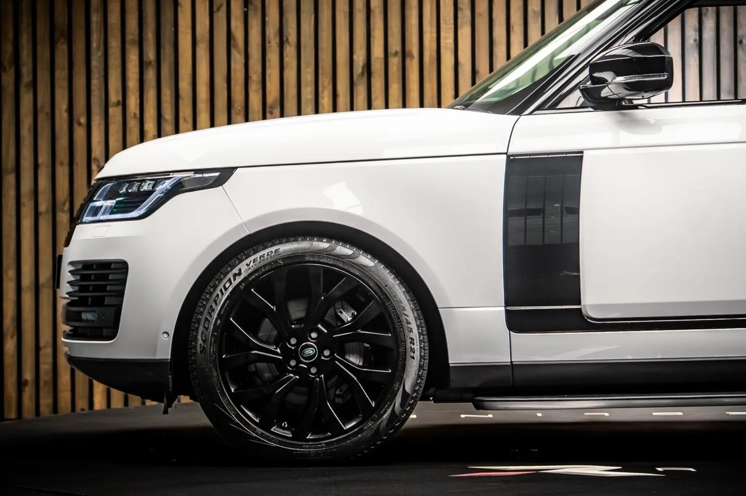 2020 Land Rover Range Rover D300 Vogue, 8/30