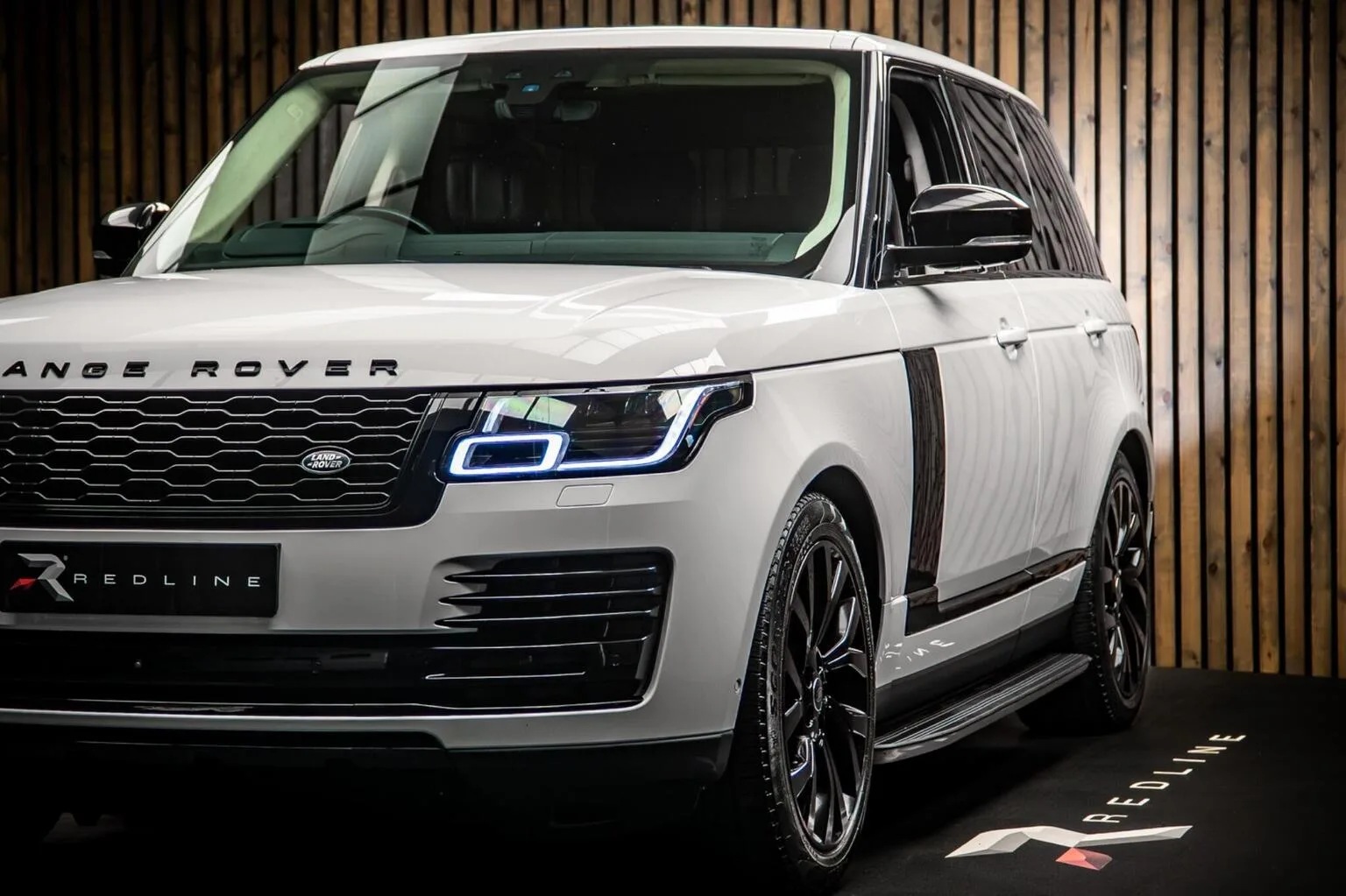 2020 Land Rover Range Rover D300 Vogue, 12/30