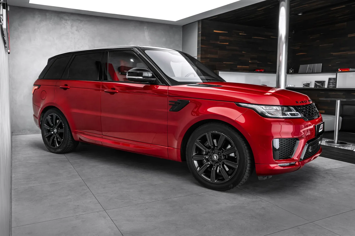 2020 Land Rover Range Rover Sport HSE proposée par un concessionnaire spécialisé à Ostrava, Tchéquie, photo 4 sur 20