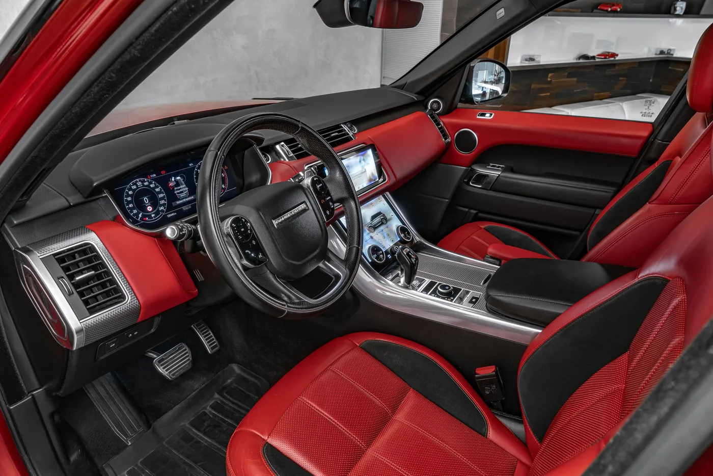 2020 Land Rover Range Rover Sport HSE proposée par un concessionnaire spécialisé à Ostrava, Tchéquie, photo 11 sur 20