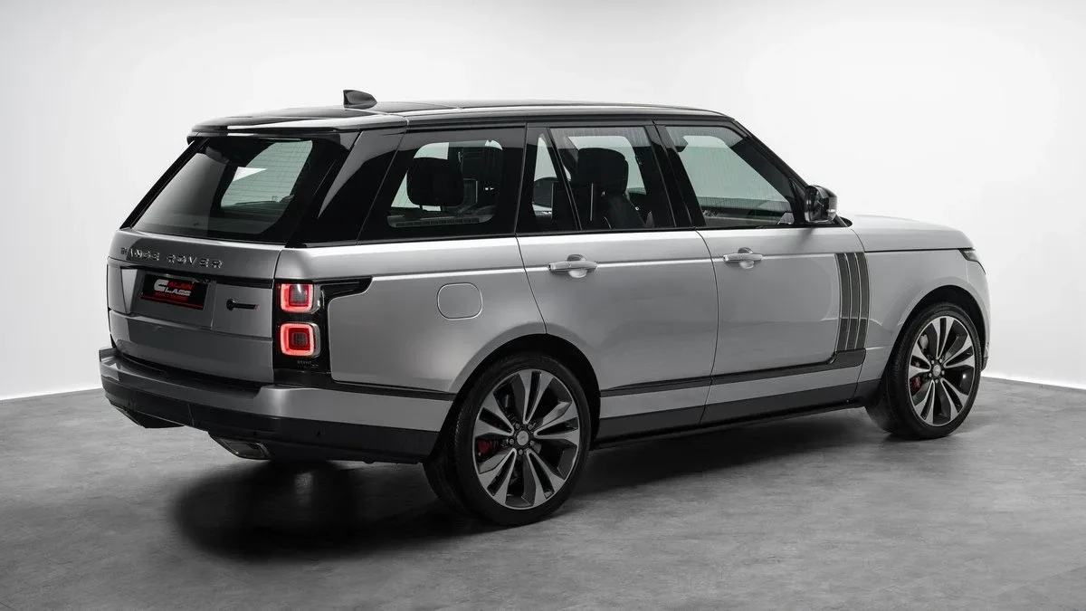 2020 Land Rover Range Rover SV Autobiography proposée par un concessionnaire spécialisé à Dubai, Émirats arabes unis, photo 3 sur 25