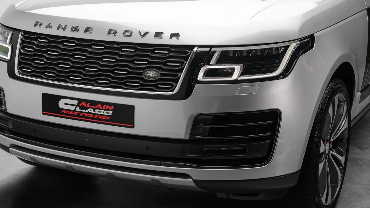 2020 Land Rover Range Rover SV Autobiography proposée par un concessionnaire spécialisé à Dubai, Émirats arabes unis, photo 7 sur 25