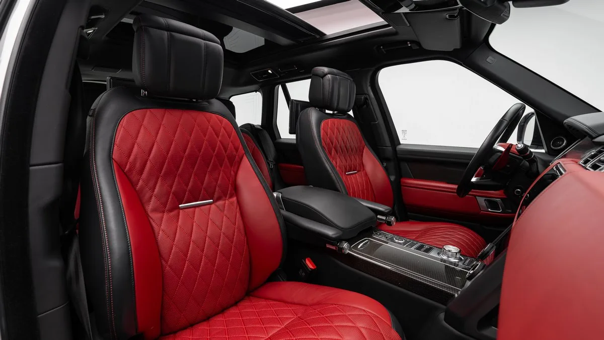 2020 Land Rover Range Rover SV Autobiography proposée par un concessionnaire spécialisé à Dubai, Émirats arabes unis, photo 18 sur 25