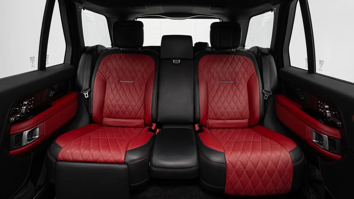 2020 Land Rover Range Rover SV Autobiography proposée par un concessionnaire spécialisé à Dubai, Émirats arabes unis, photo 20 sur 25