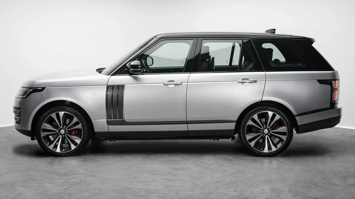 2020 Land Rover Range Rover SV Autobiography proposée par un concessionnaire spécialisé à Dubai, Émirats arabes unis, photo 23 sur 25