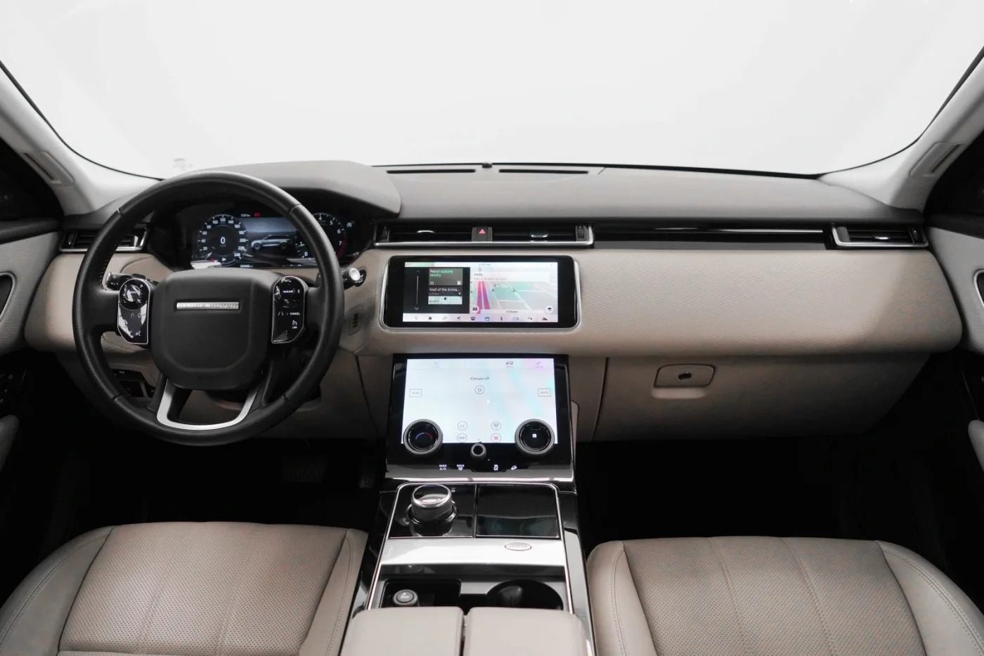 2020 Land Rover Range Rover Velar S P250 proposée par un concessionnaire spécialisé à Dubai, Émirats arabes unis, photo 10 sur 10