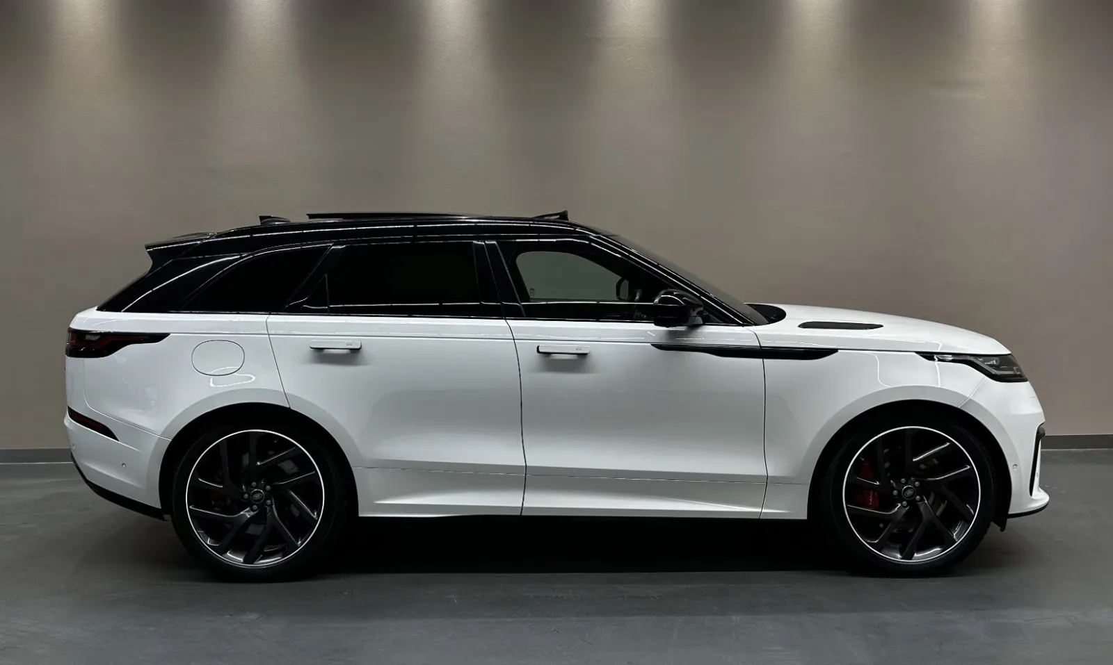2020 Land Rover Range Rover Velar SVAutobiography Dynamic, 8/25