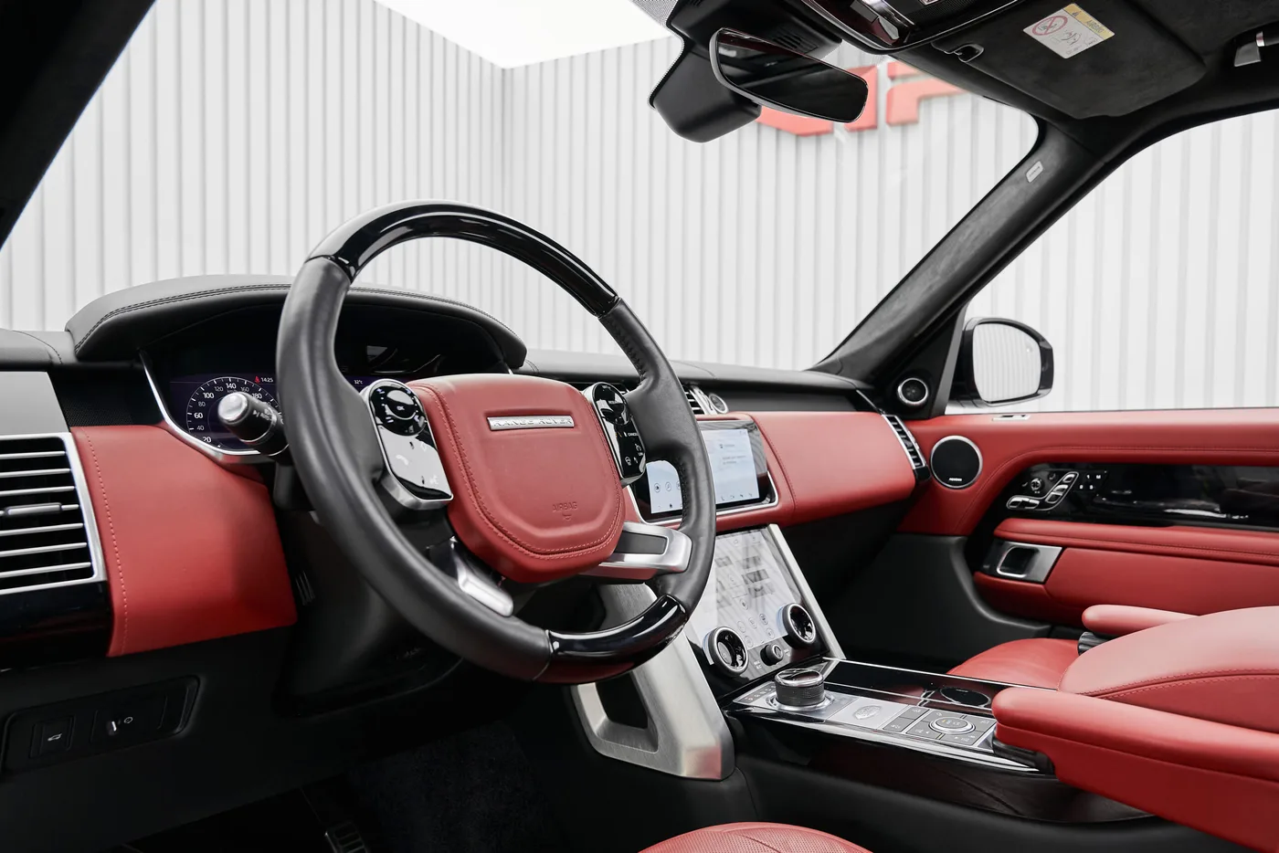 2020 Land Rover Range Rover Vogue, Autobiography angeboten von einem Fachhändler in Dubai, Vereinigte Arabische Emirate, Foto 9 von 10
