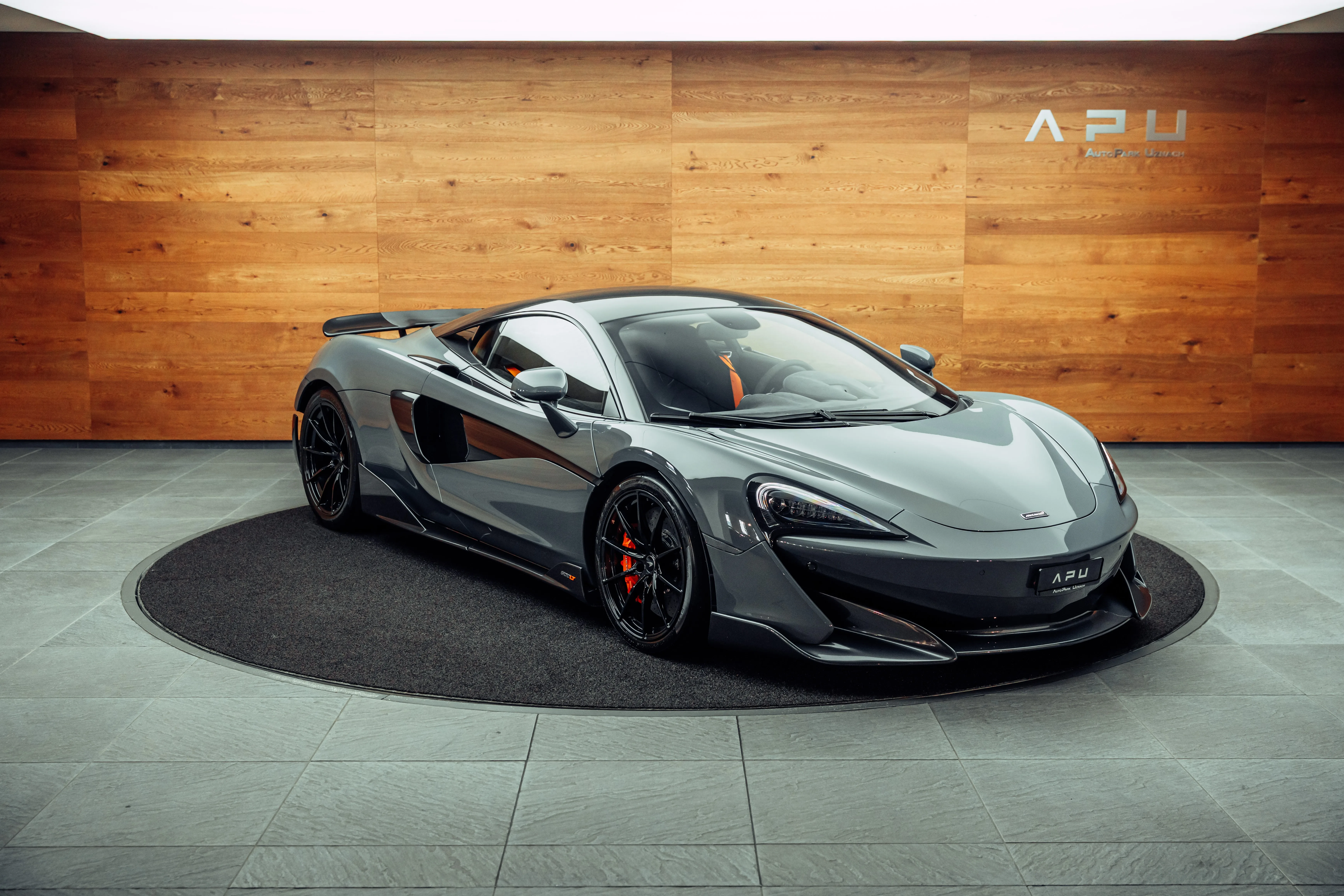 2020 McLaren 600LT angeboten von einem Fachhändler in Uznach, Schweiz, Hauptfoto