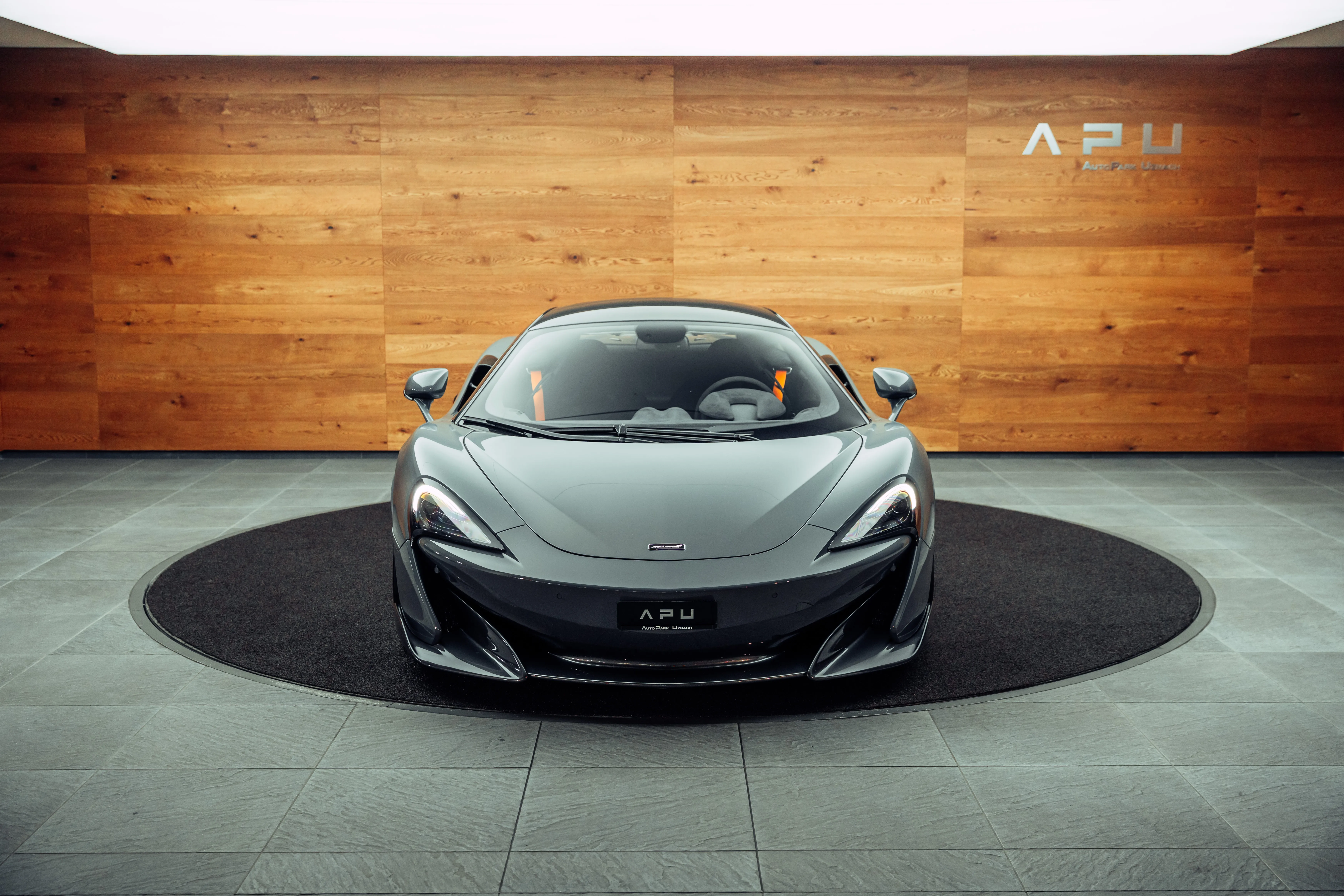 2020 McLaren 600LT, 18/20