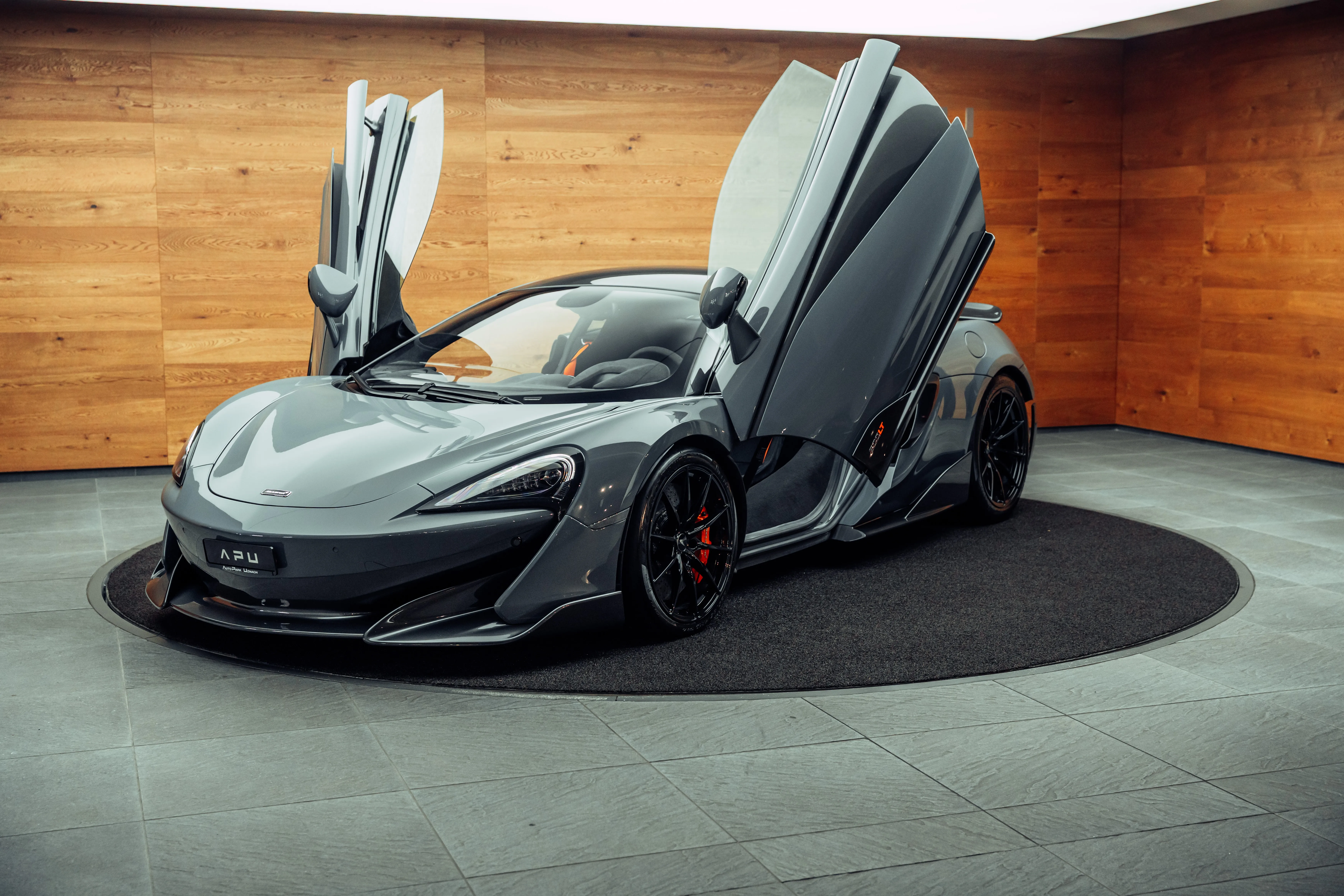 2020 McLaren 600LT, 20/20