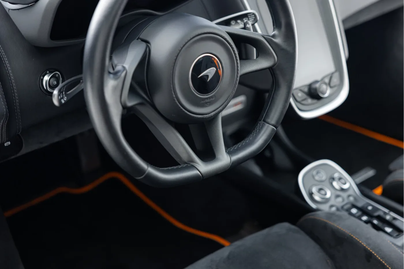 2020 McLaren 600LT Spider offered by an official McLaren and Morgan dealer in Utrecht, Netherlands, photo 18 of 25