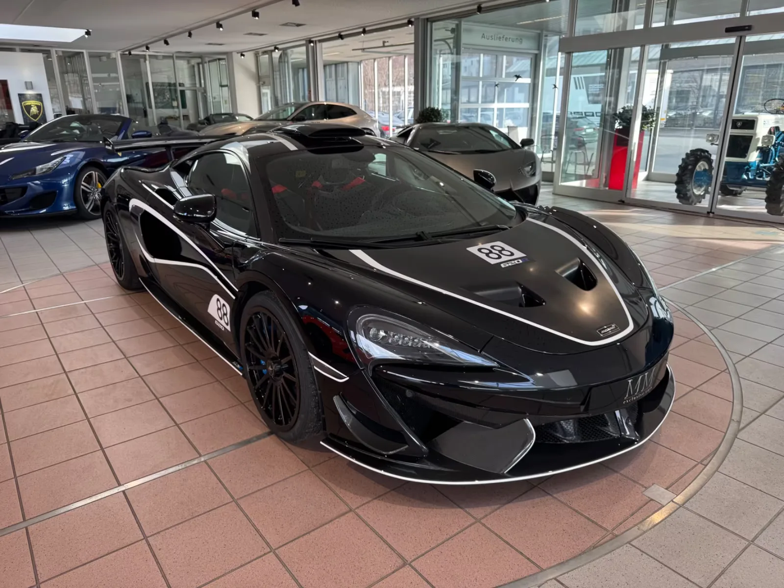 2020 McLaren 620R proposée par un concessionnaire spécialisé à Hannover, Allemagne, photo principale