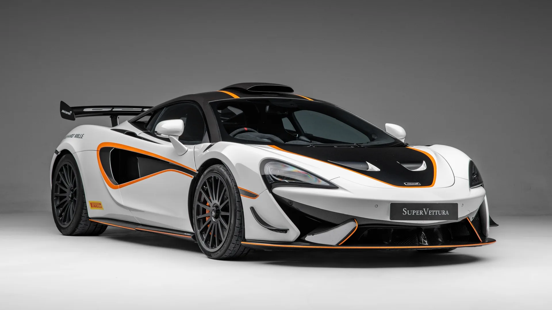 2020 McLaren 620R offered by a specialist dealer in Sunningdale, United Kingdom, main photo