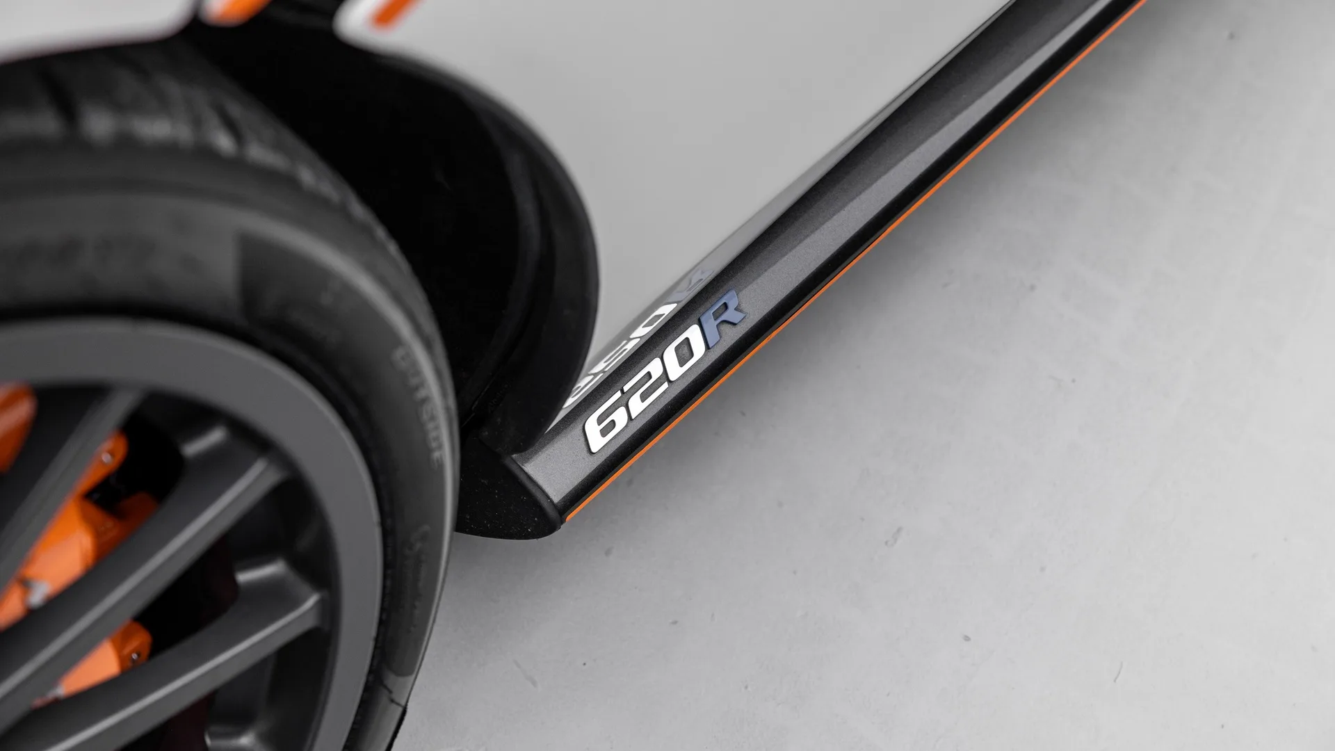 2020 McLaren 620R, 17/30