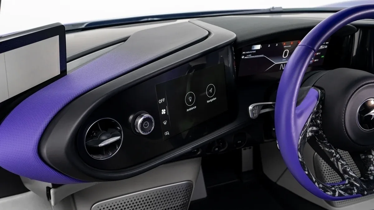 2020 McLaren Speedtail angeboten von einem Fachhändler in Dubai, Vereinigte Arabische Emirate, Foto 12 von 25