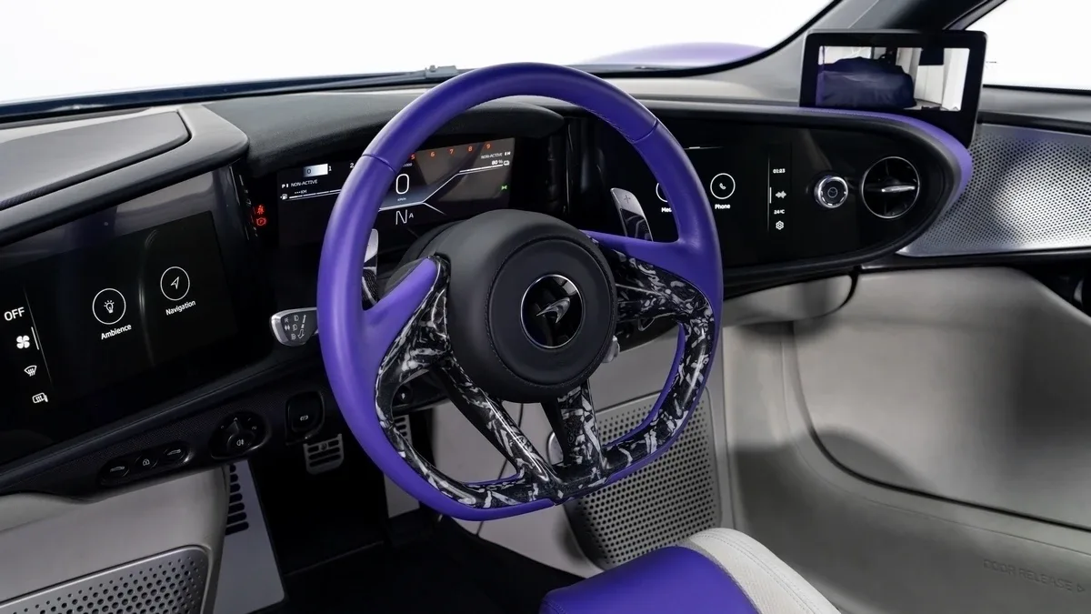 2020 McLaren Speedtail angeboten von einem Fachhändler in Dubai, Vereinigte Arabische Emirate, Foto 13 von 25