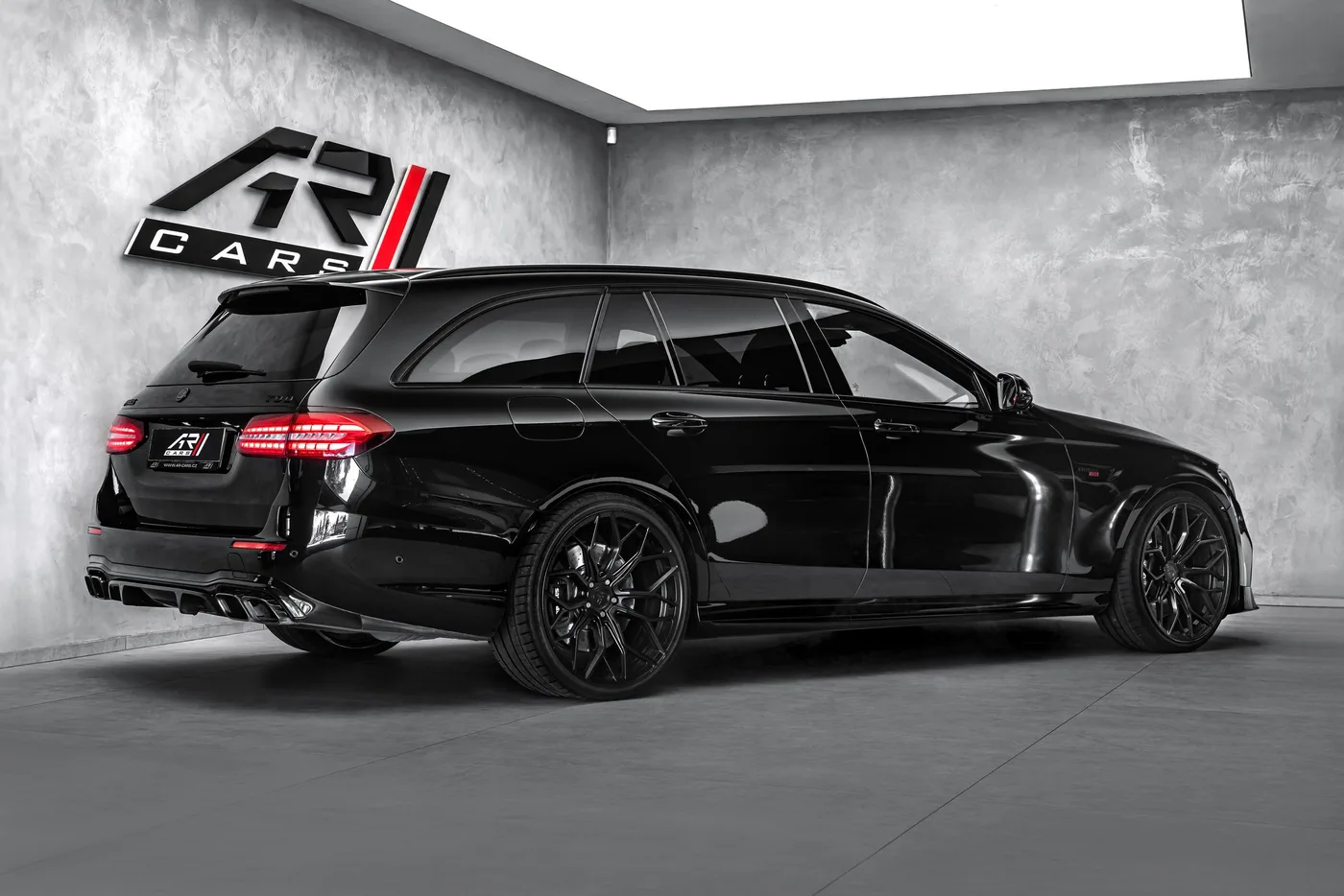 2020 Brabus E 700 proposée par un concessionnaire spécialisé à Ostrava, Tchéquie, photo 5 sur 15