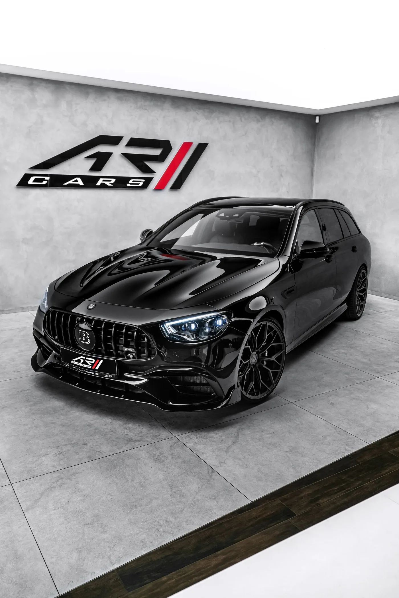 2020 Brabus E 700 proposée par un concessionnaire spécialisé à Ostrava, Tchéquie, photo 8 sur 15