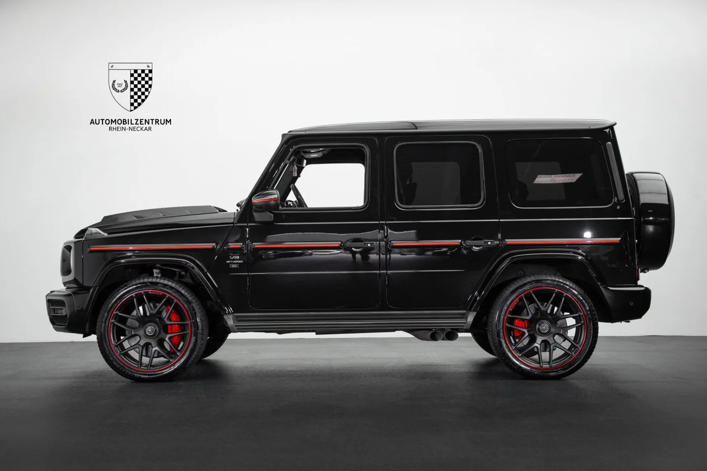 2020 Mercedes-AMG G 63 Brabus 700 offered by a supercar dealer in Viernheim, Germany, photo 4 of 25