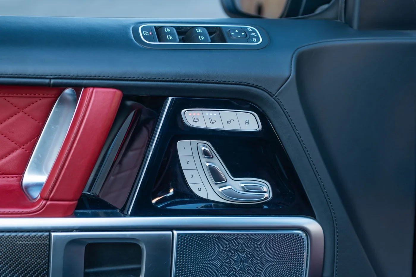 2020 Mercedes-AMG G 63 offered by a supercar dealer in Gronau, Germany, photo 20 of 25