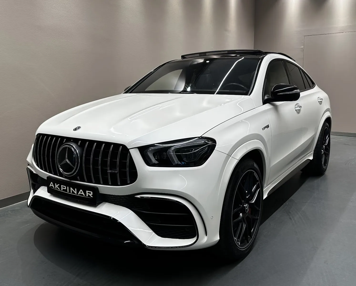 2020 Mercedes-AMG GLE 63 S Coupé proposée par un concessionnaire spécialisé à Holzgerlingen, Allemagne, photo principale
