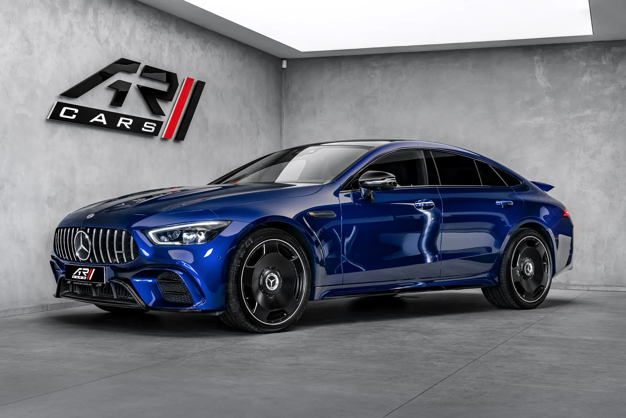 2020 Mercedes-AMG GT 53 4MATIC angeboten von einem Fachhändler in Ostrava, Tschechien, Hauptfoto