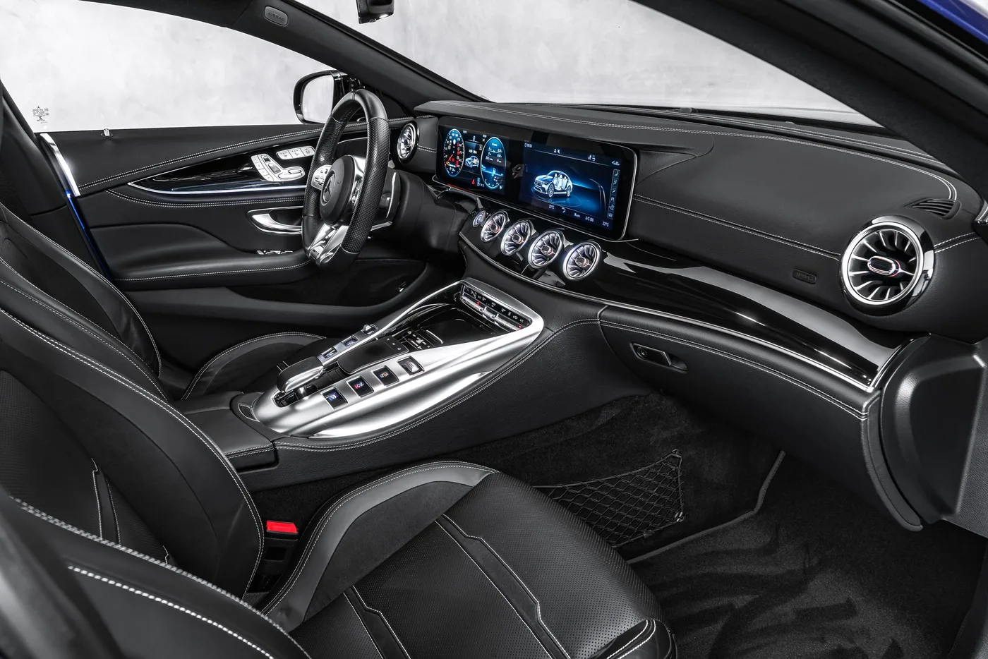 2020 Mercedes-AMG GT 53 4MATIC offered by a specialist dealer in Ostrava, Czechia, photo 12 of 15
