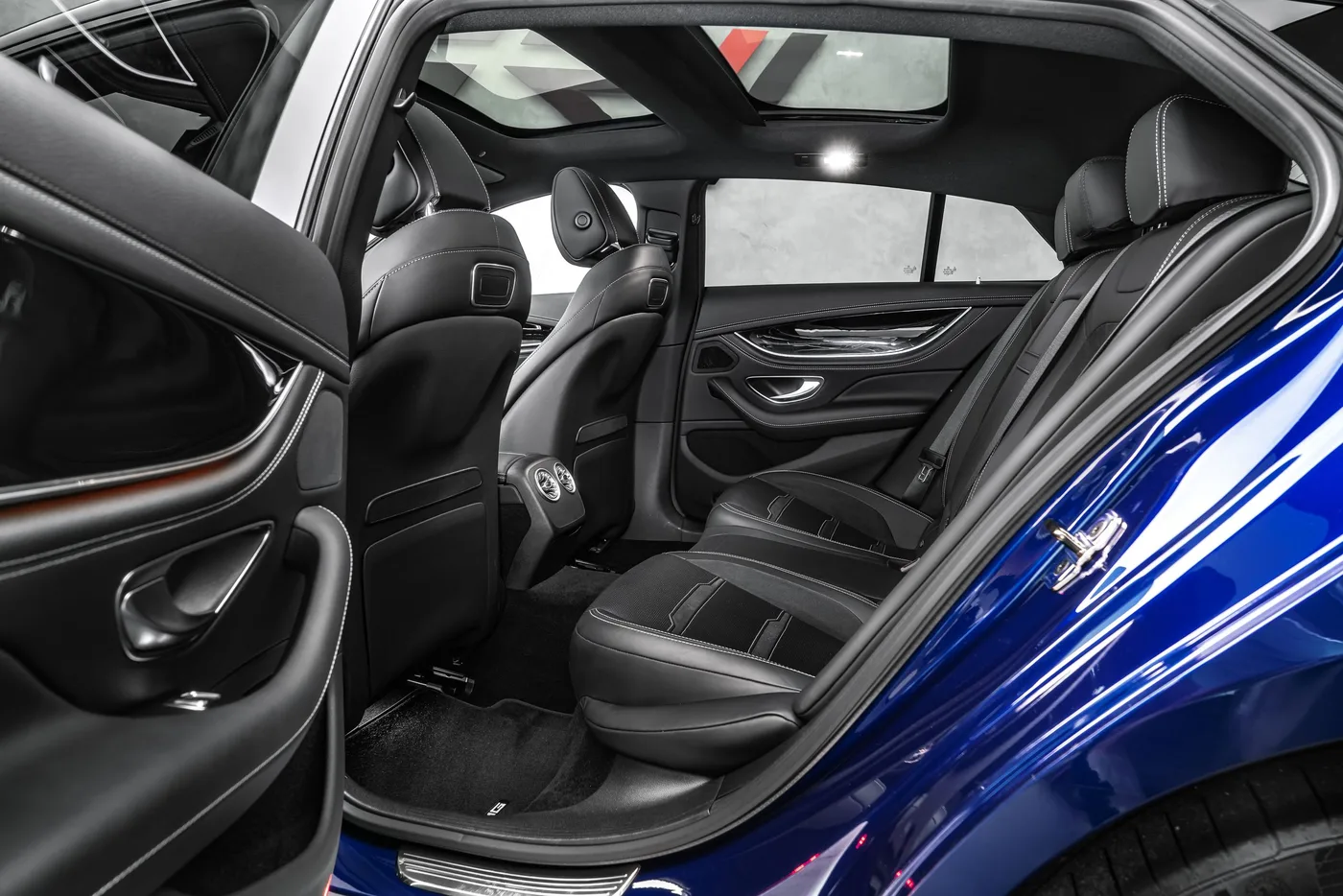 2020 Mercedes-AMG GT 53 4MATIC offered by a specialist dealer in Ostrava, Czechia, photo 14 of 15