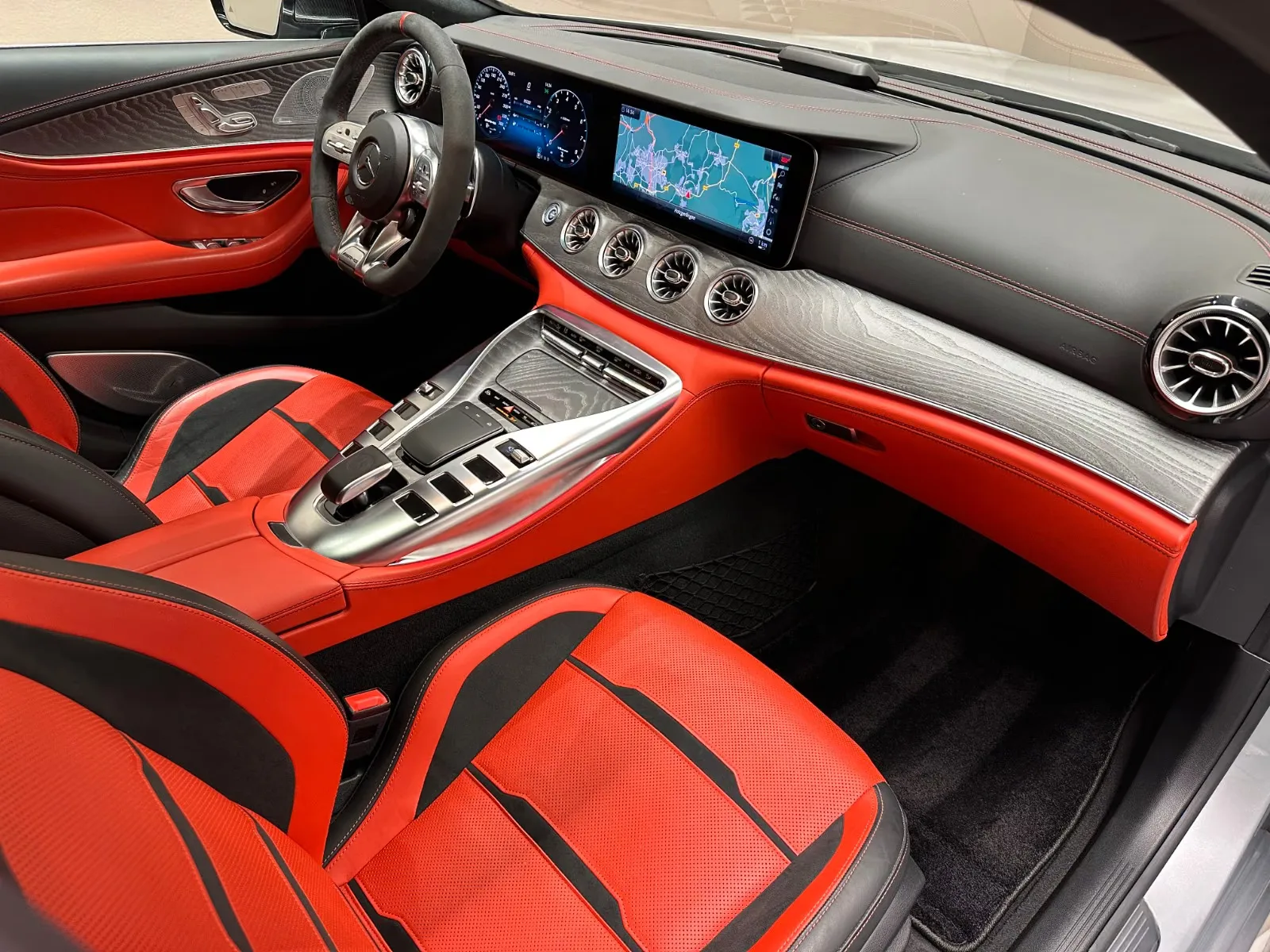 2020 Mercedes-AMG GT 63 S 4-Door Coupé, 21/25