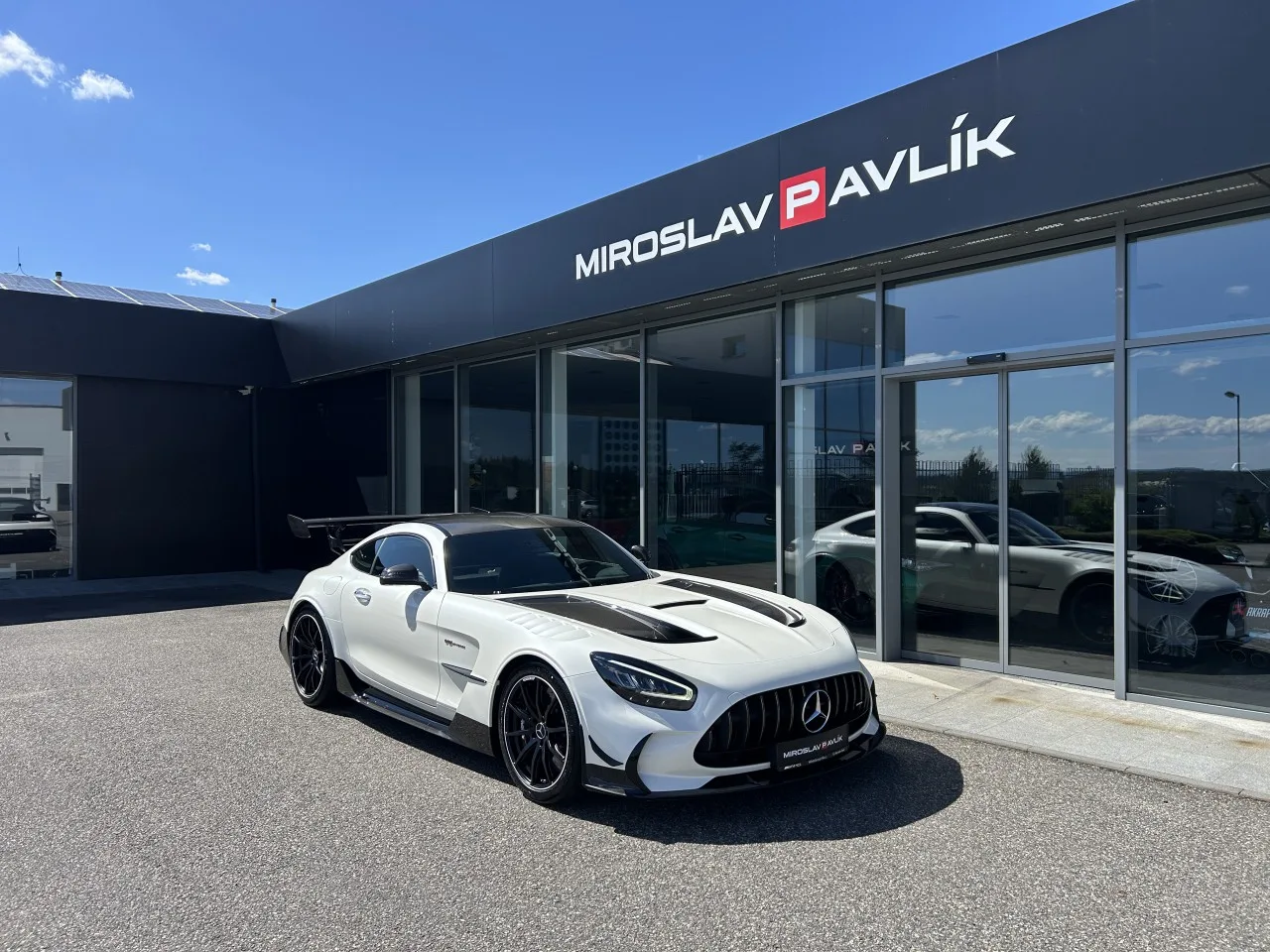 2020 Mercedes-AMG GT Black Series proposée par un concessionnaire spécialisé à Písek, Tchéquie, photo principale