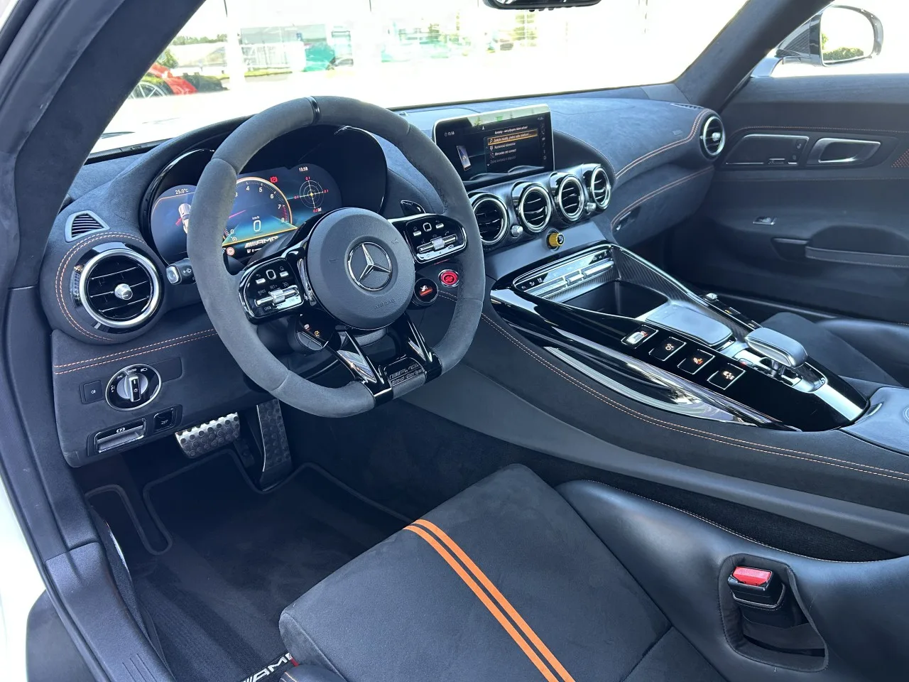 2020 Mercedes-AMG GT Black Series proposée par un concessionnaire spécialisé à Písek, Tchéquie, photo 18 sur 43