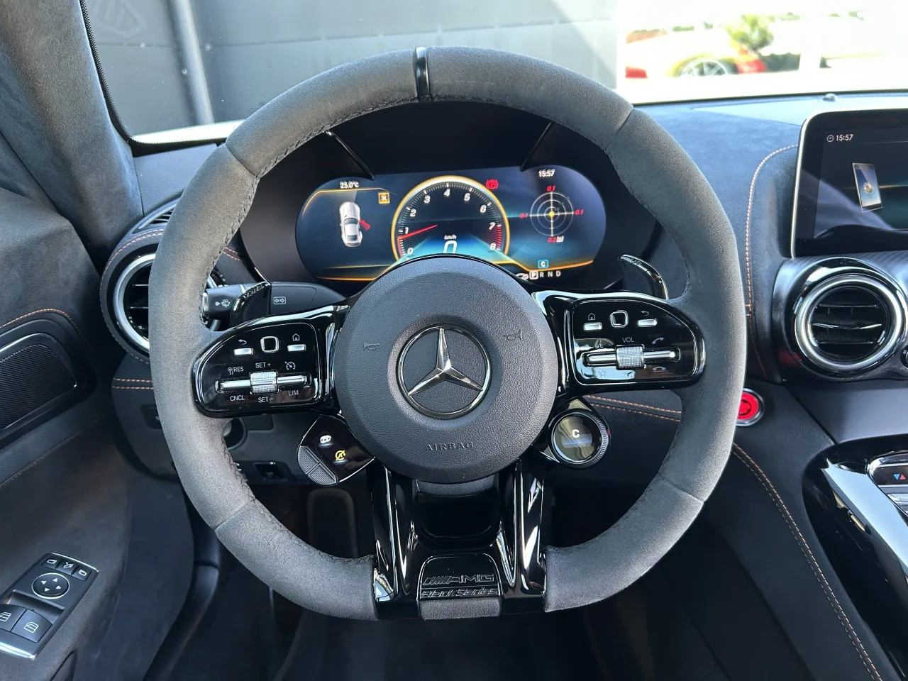 2020 Mercedes-AMG GT Black Series proposée par un concessionnaire spécialisé à Písek, Tchéquie, photo 22 sur 43