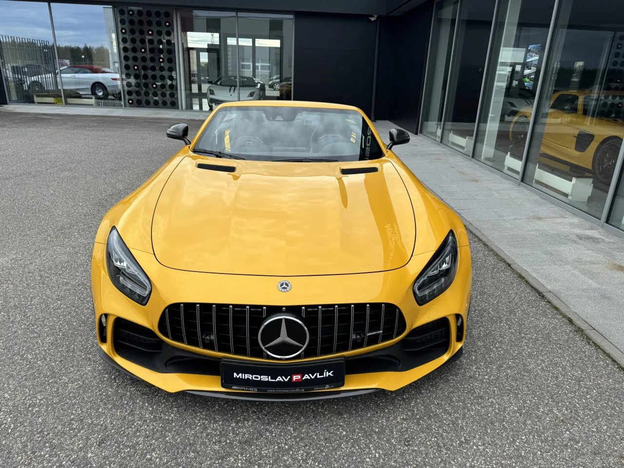 2020 Mercedes-AMG GT R Roadster offered by a specialist dealer in Písek, Czechia, photo 4 of 13