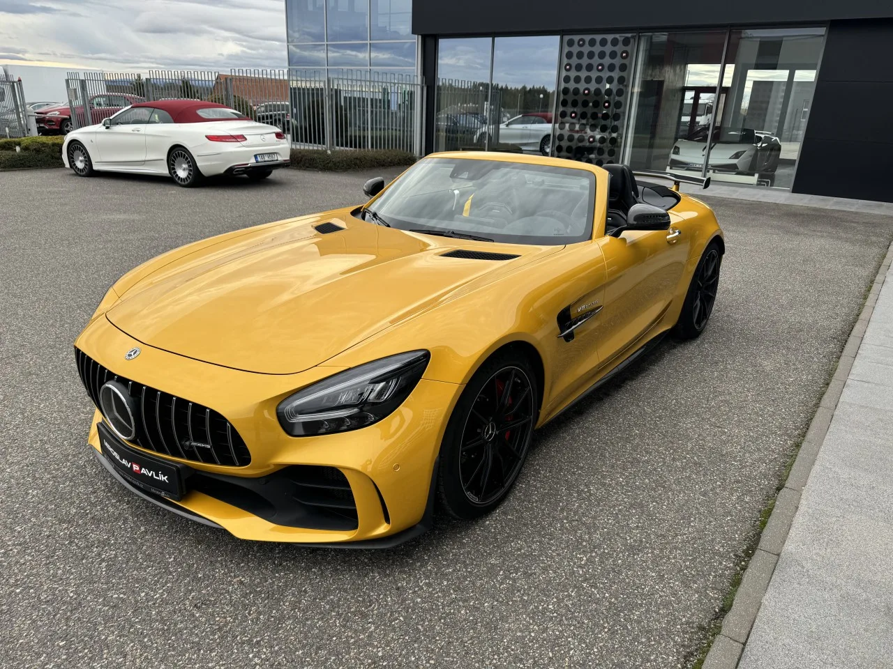 2020 Mercedes-AMG GT R Roadster offered by a specialist dealer in Písek, Czechia, photo 5 of 13