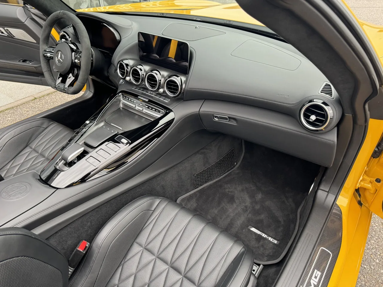 2020 Mercedes-AMG GT R Roadster offered by a specialist dealer in Písek, Czechia, photo 12 of 13