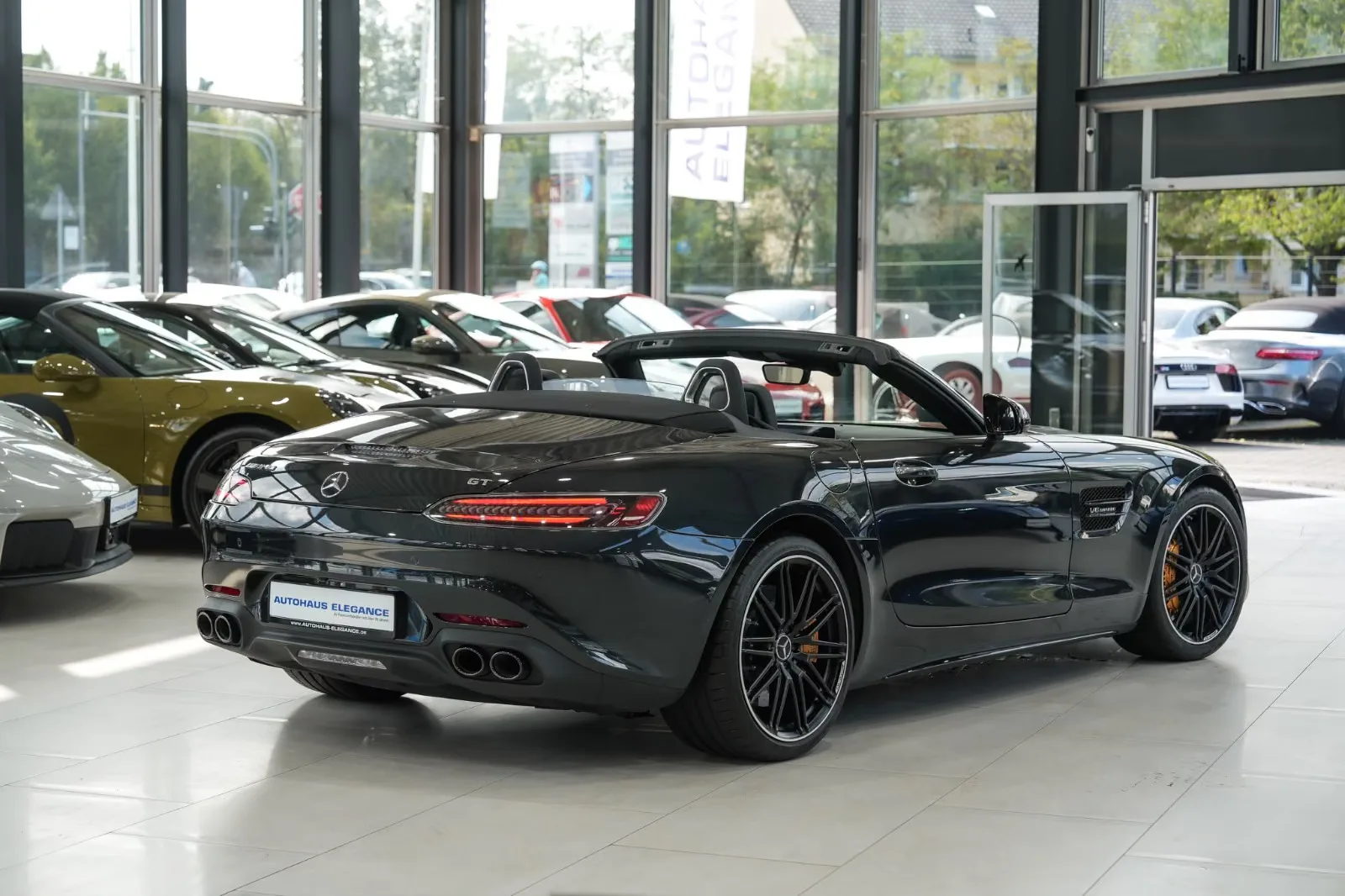 2020 Mercedes-AMG GT Roadster, 2/30