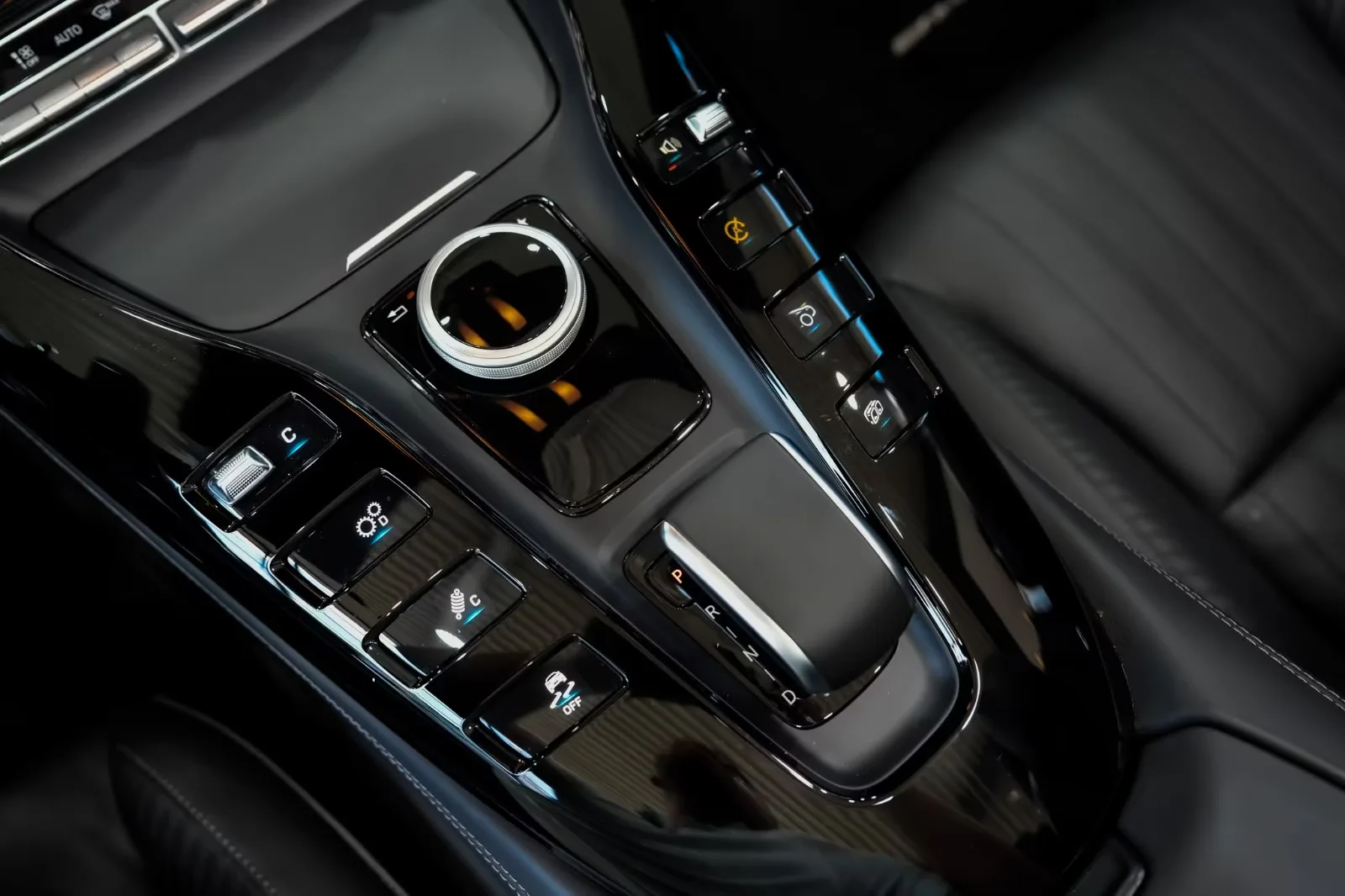 2020 Mercedes-AMG GT Roadster, 27/30