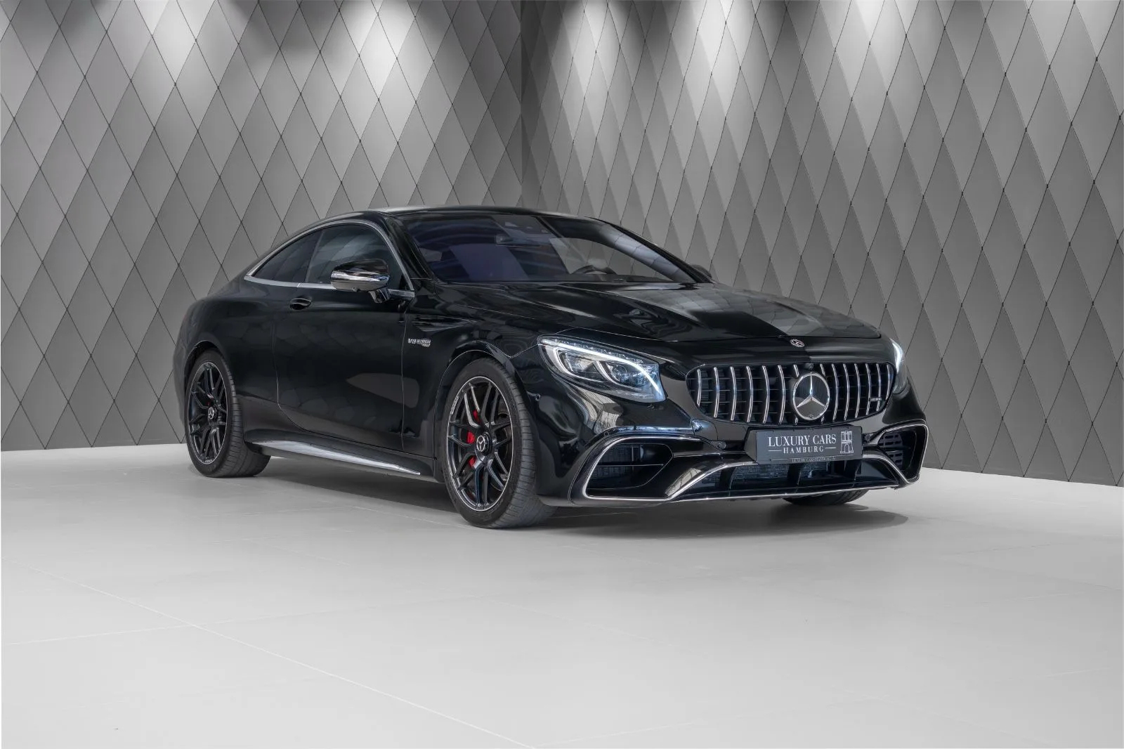 2020 Mercedes-AMG S 63 Coupé, 4MATIC offered by a supercar dealer in Schenefeld, Germany, main photo