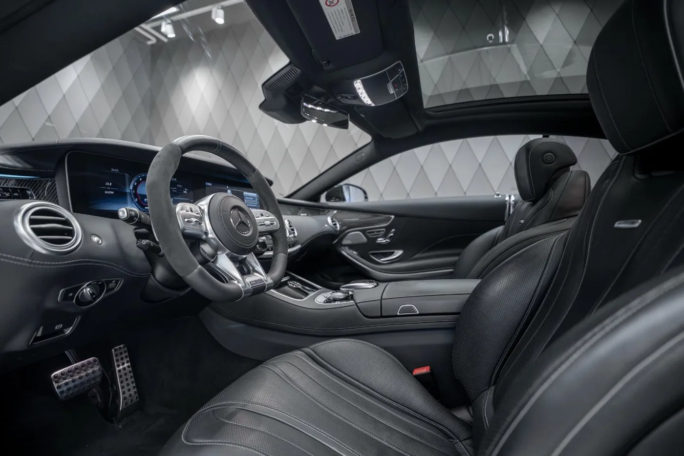 2020 Mercedes-AMG S 63 Coupé, 4MATIC proposée par un spécialiste de la supercar à Schenefeld, Allemagne, photo 13 sur 25