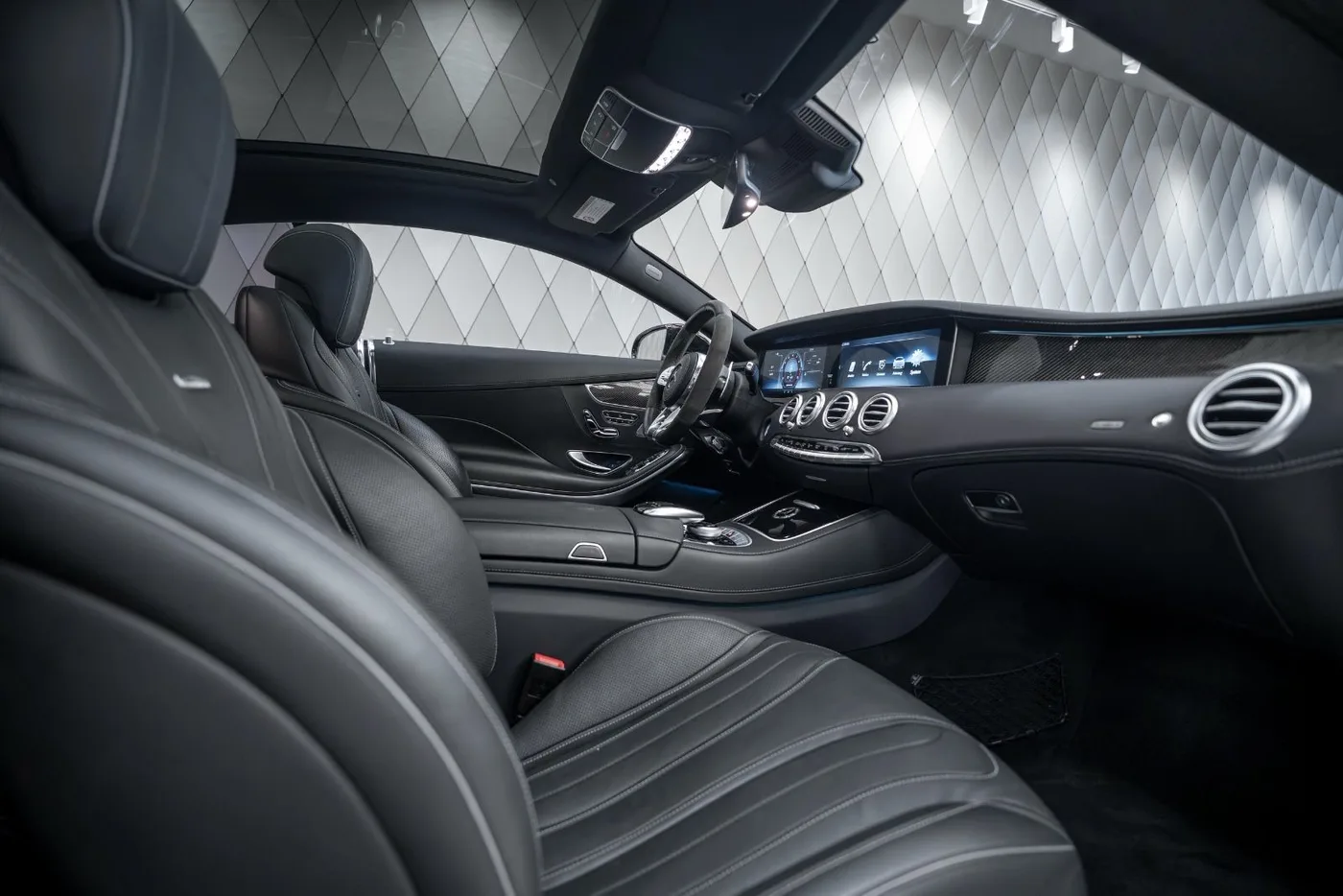 2020 Mercedes-AMG S 63 Coupé, 4MATIC proposée par un spécialiste de la supercar à Schenefeld, Allemagne, photo 14 sur 25