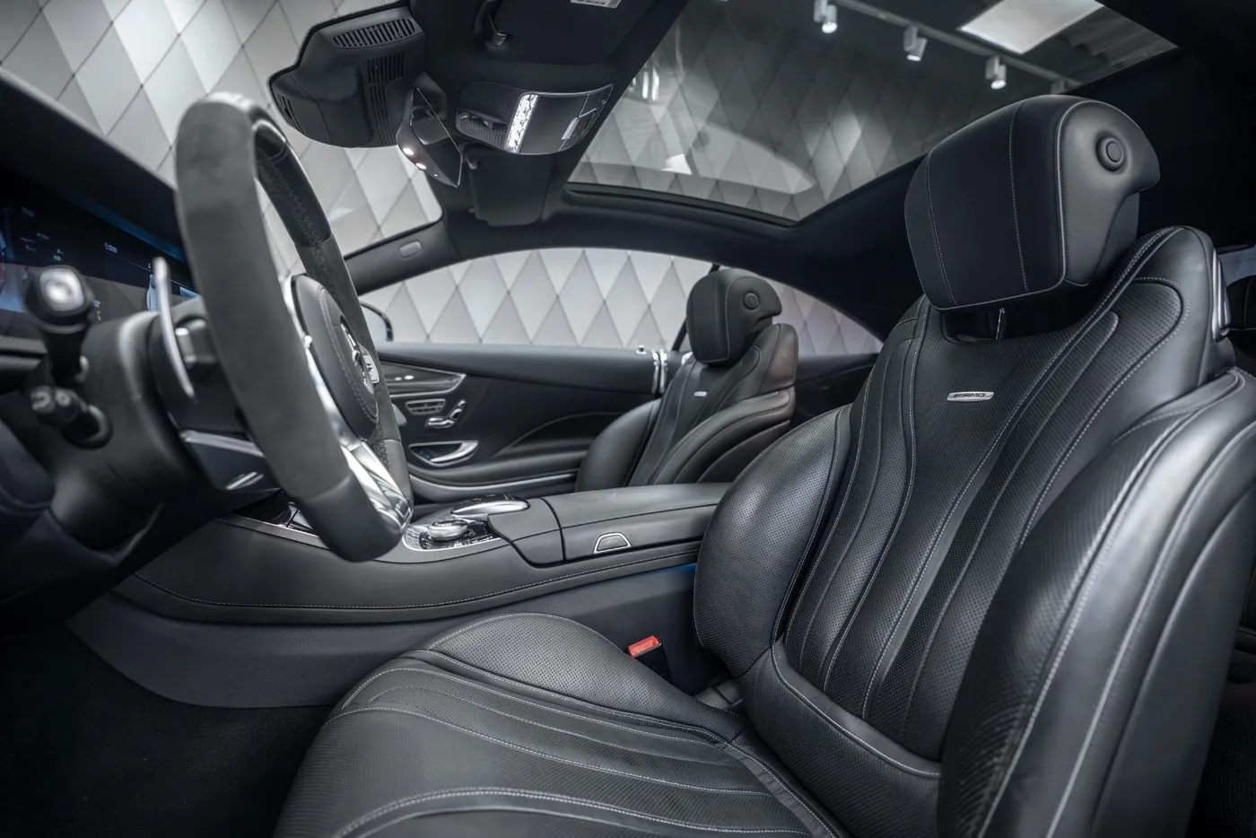 2020 Mercedes-AMG S 63 Coupé, 4MATIC proposée par un spécialiste de la supercar à Schenefeld, Allemagne, photo 15 sur 25