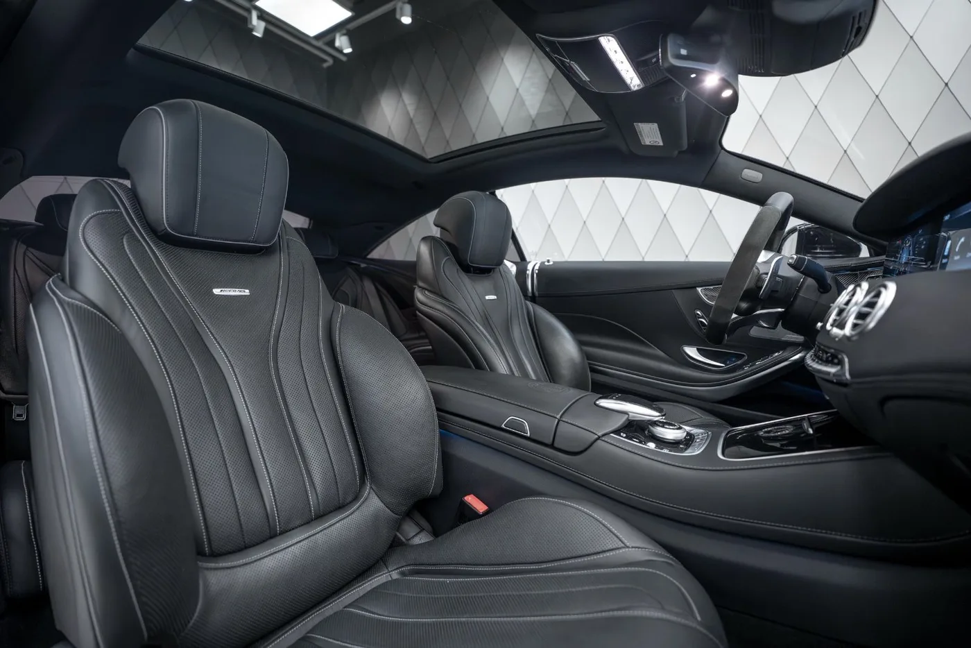 2020 Mercedes-AMG S 63 Coupé, 4MATIC proposée par un spécialiste de la supercar à Schenefeld, Allemagne, photo 16 sur 25