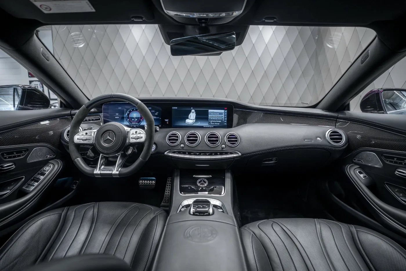 2020 Mercedes-AMG S 63 Coupé, 4MATIC proposée par un spécialiste de la supercar à Schenefeld, Allemagne, photo 17 sur 25