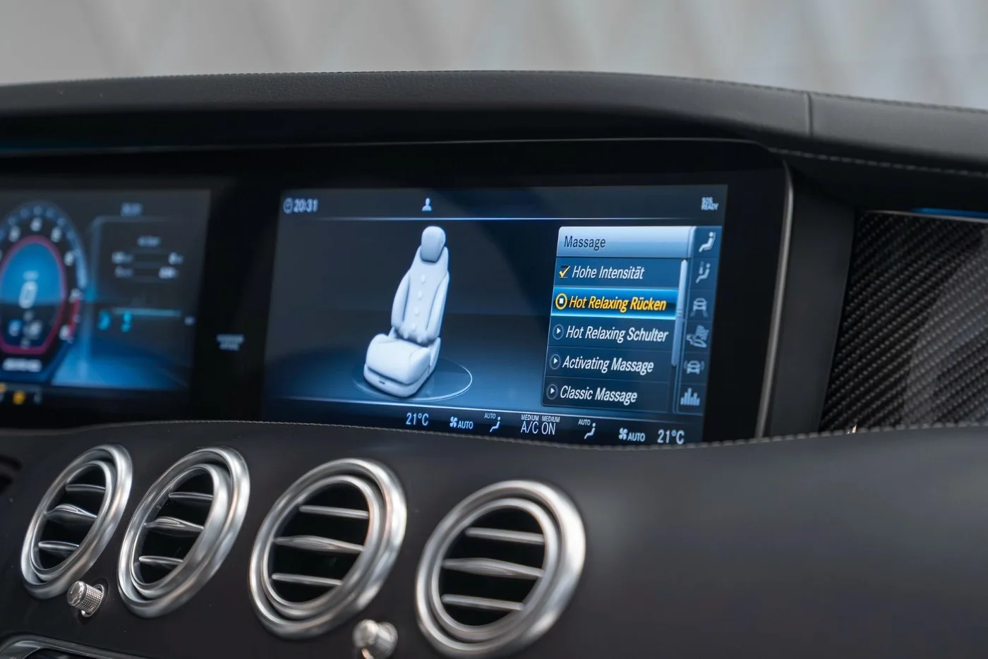 2020 Mercedes-AMG S 63 Coupé, 4MATIC proposée par un spécialiste de la supercar à Schenefeld, Allemagne, photo 19 sur 25