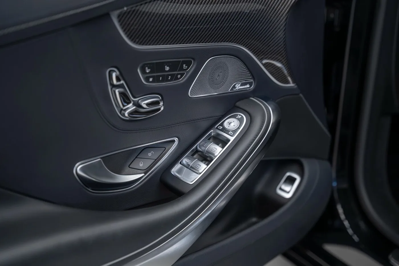 2020 Mercedes-AMG S 63 Coupé, 4MATIC proposée par un spécialiste de la supercar à Schenefeld, Allemagne, photo 21 sur 25