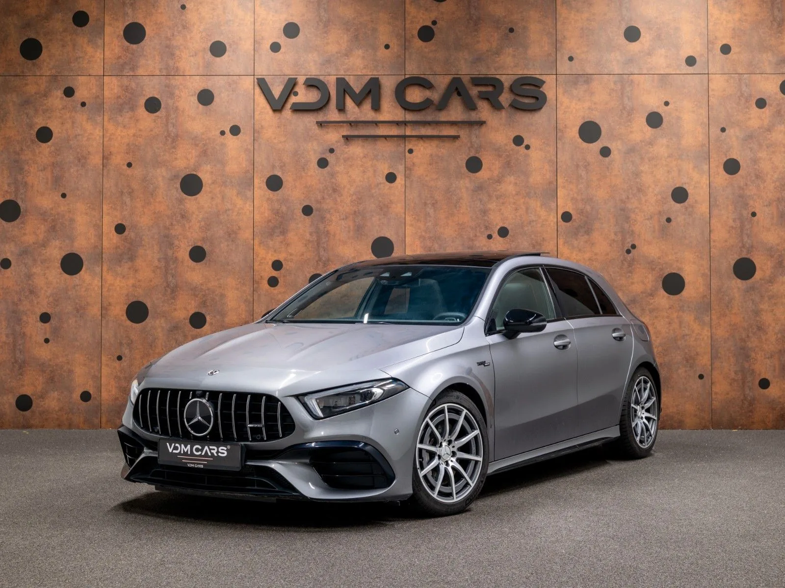 2020 Mercedes-AMG A 45 proposée par un spécialiste de la supercar à Gronau, Allemagne, photo principale