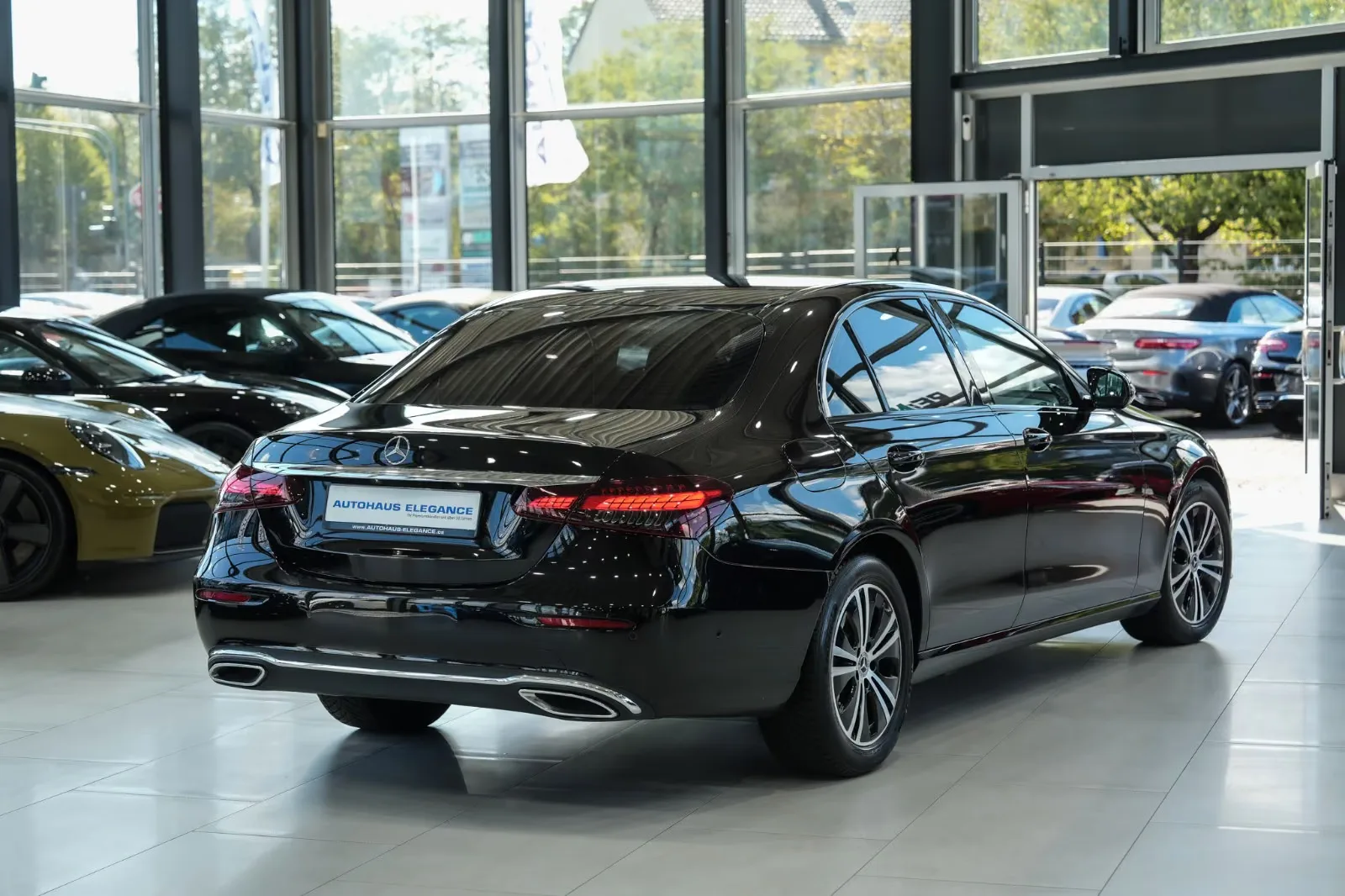 2020 Mercedes-Benz E 220 d Avantgarde, 2/30