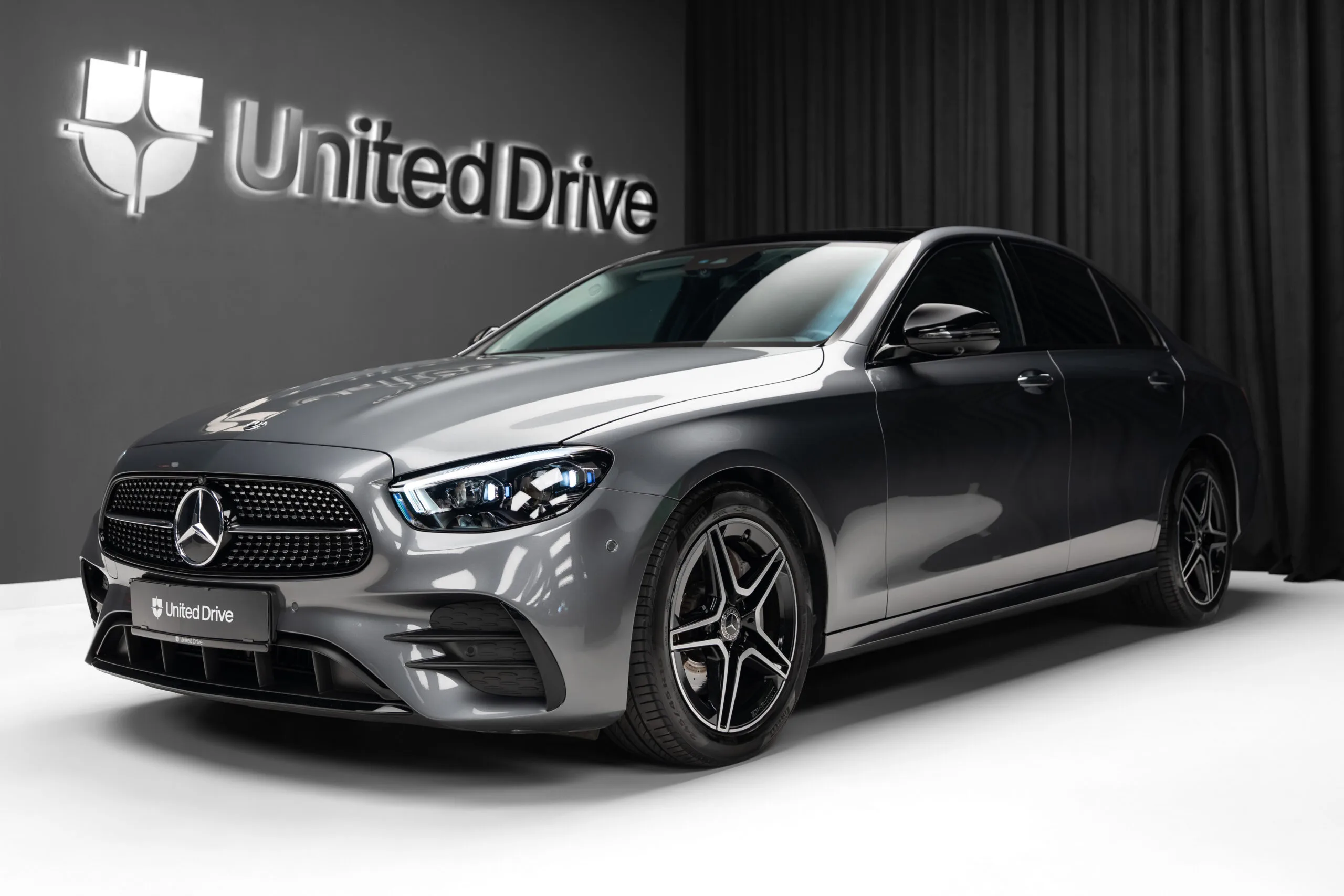 2020 Mercedes-Benz E 220 d angeboten von einem Fachhändler in Voluntari, Rumänien, Hauptfoto